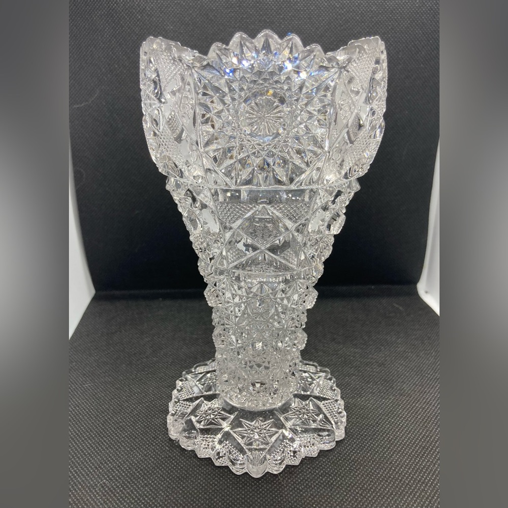 Westmoreland Sunburst & Arrows #666 Vase Deep Cut